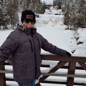 Meet your Posher, Nicole